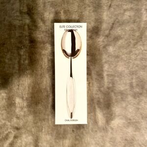 Artis Oval 8 Makeup Brush with Mirror Finish